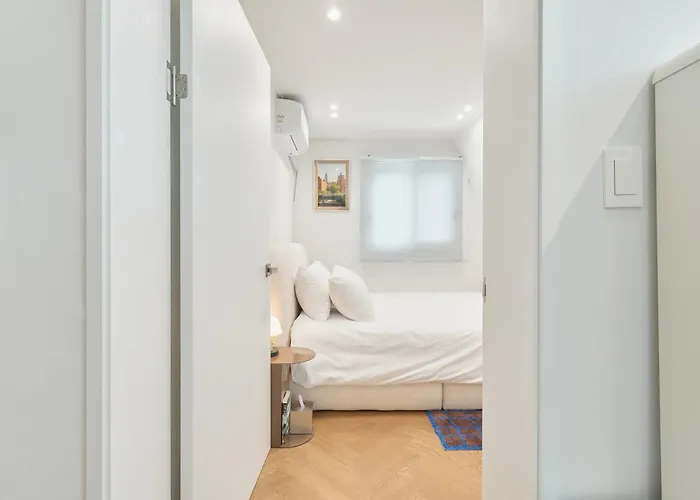 Hyerae Hyewha Station Walk 8mins Near Ddp, Accessible Hongdae, Seong-su, Itaewon Apartment *