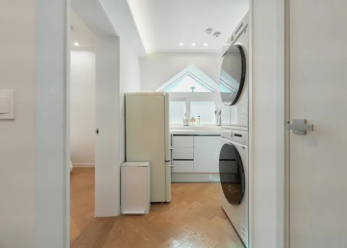 Hyerae Hyewha Station Walk 8mins Near Ddp, Accessible Hongdae, Seong-su, Itaewon Seoul