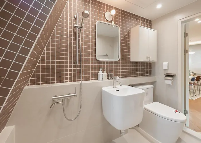 Hyerae Hyewha Station Walk 8mins Near Ddp, Accessible Hongdae, Seong-su, Itaewon Seoul
